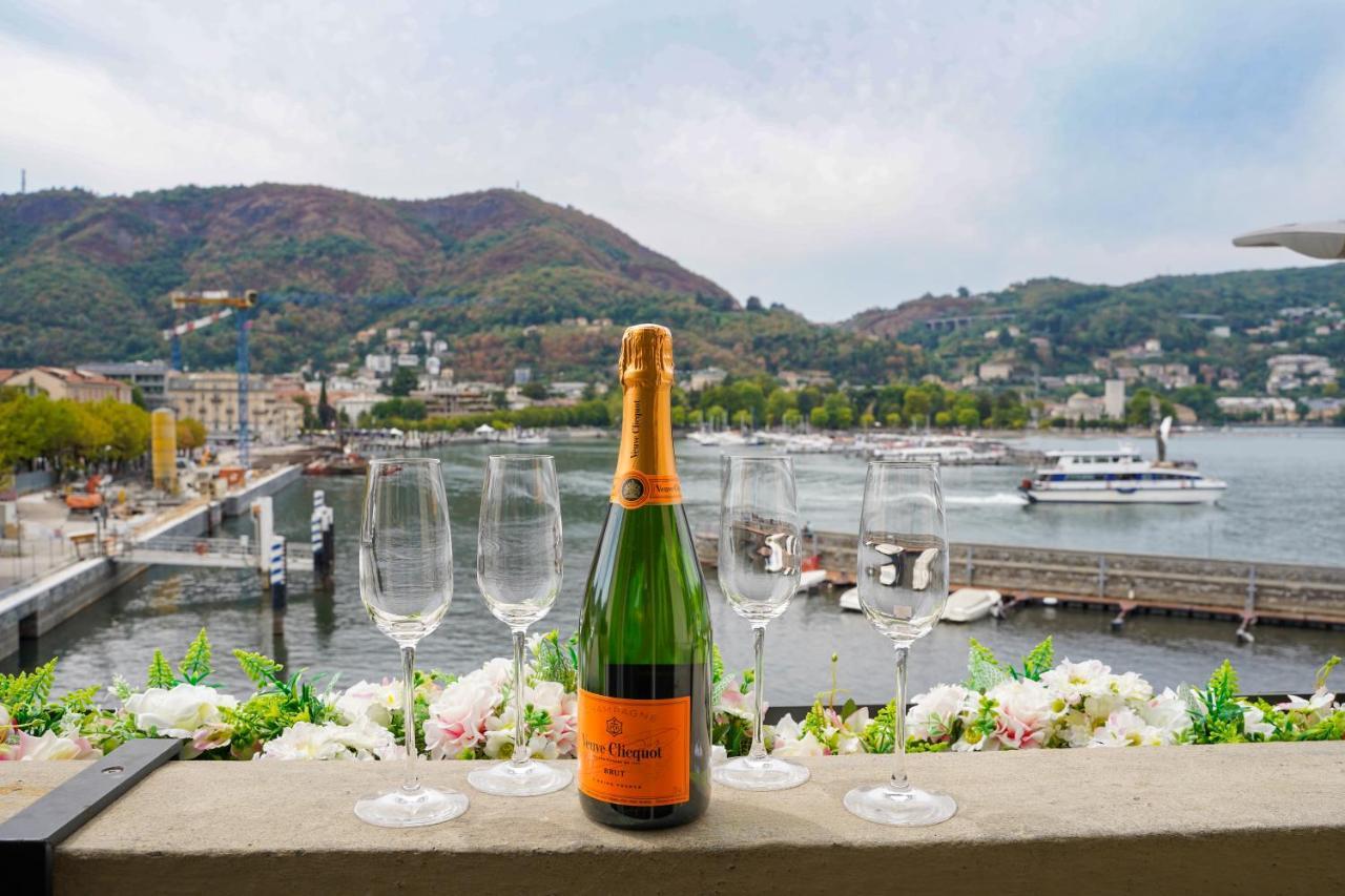 Appartamento Esclusivo Fronte Lago, In Centro A Como Con Garage エクステリア 写真
