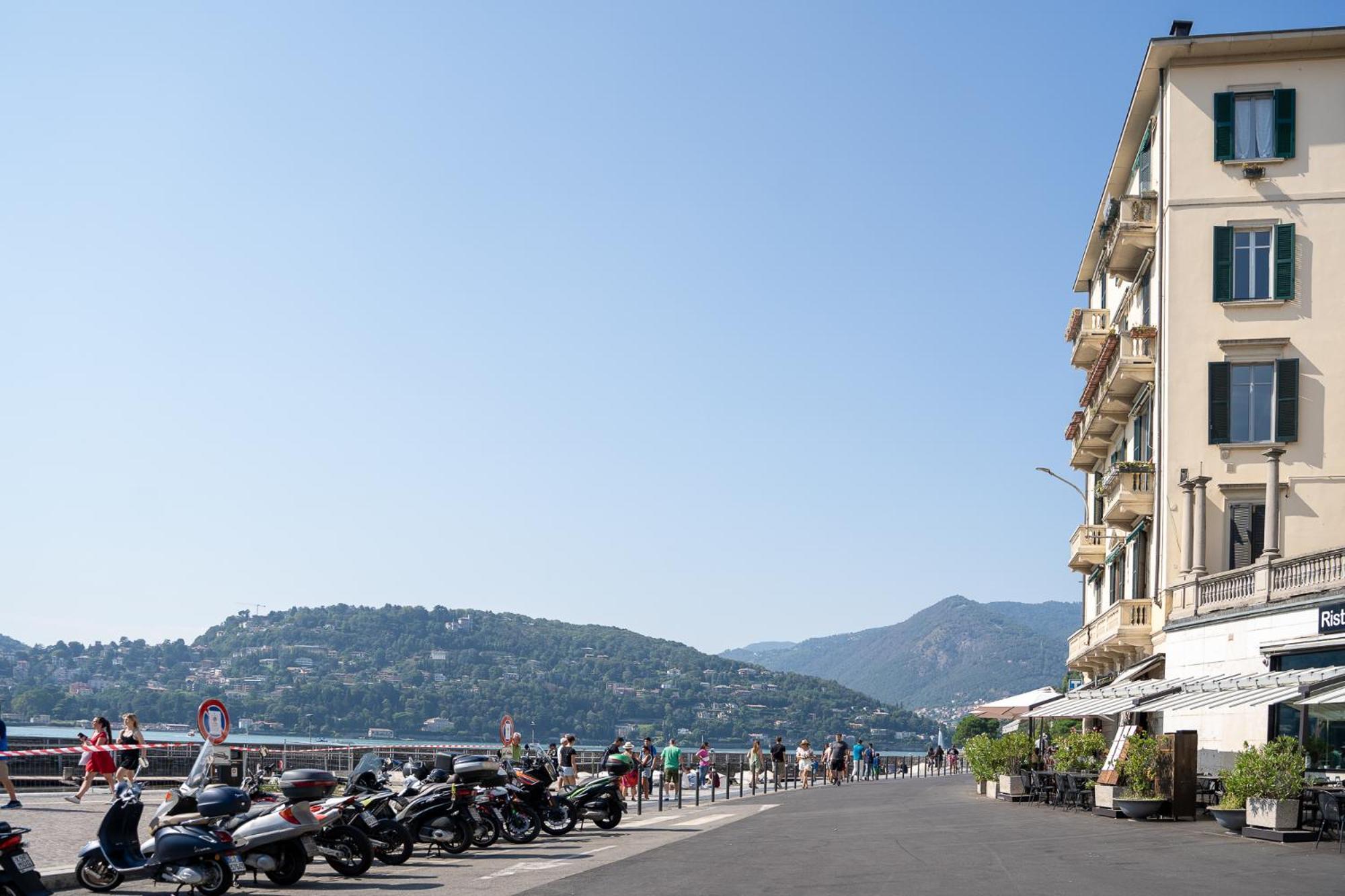 Appartamento Esclusivo Fronte Lago, In Centro A Como Con Garage エクステリア 写真